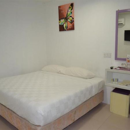 Lavender Hotel Teluk Intan Exterior photo