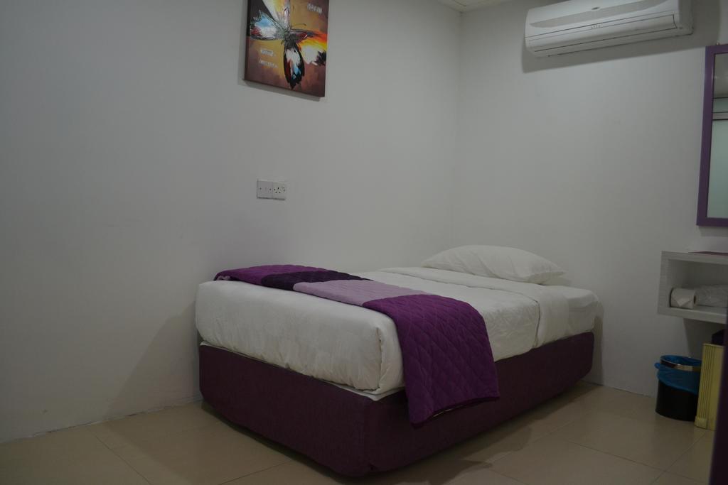 Lavender Hotel Teluk Intan Room photo