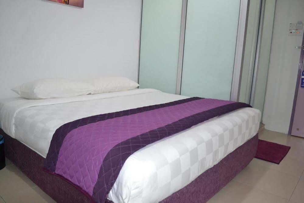 Lavender Hotel Teluk Intan Exterior photo